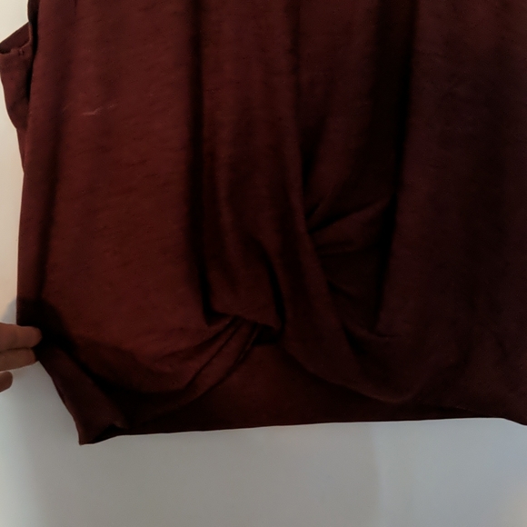 Breathe ON Twist-Hem Cropped Tank Top - Picture 3 of 4